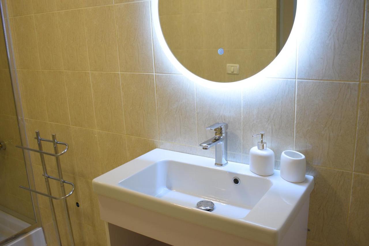 Feels Like Home Studio Apartments - Flh Albania ติรานา ภายนอก รูปภาพ